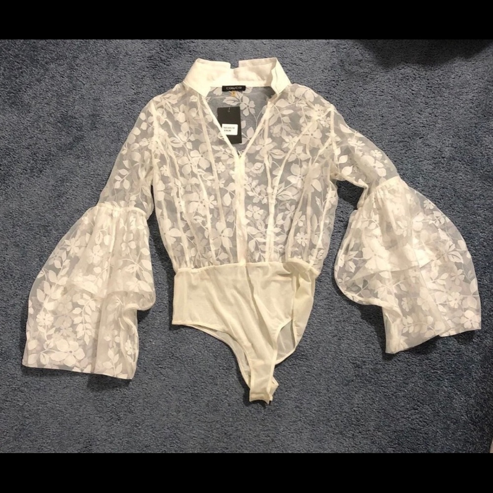 Bell sleeve top